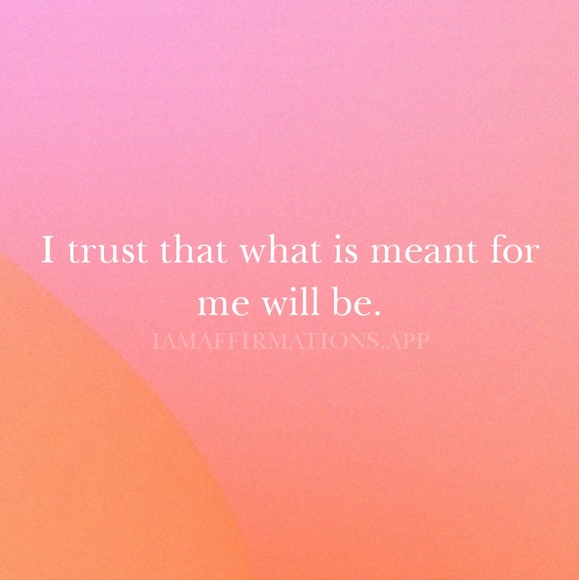 Meet the Posher LISA1653 Poshing since 2016, part time business since 2022 - Picture 7 of 16